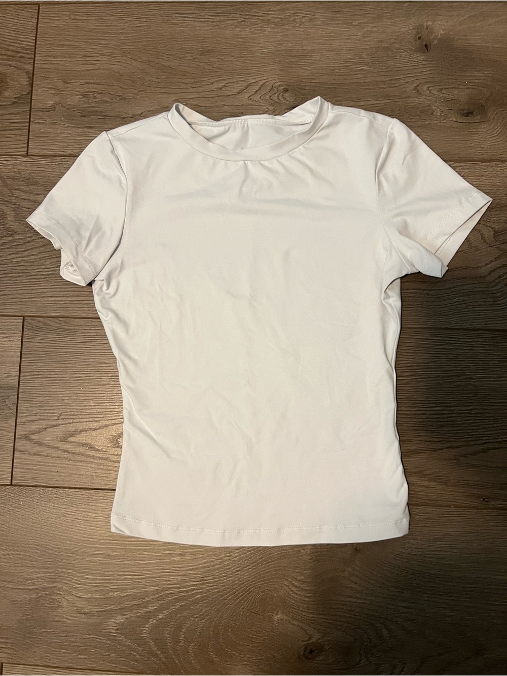Amazon Essentials Women's White Short Sleeve Crewneck Tee